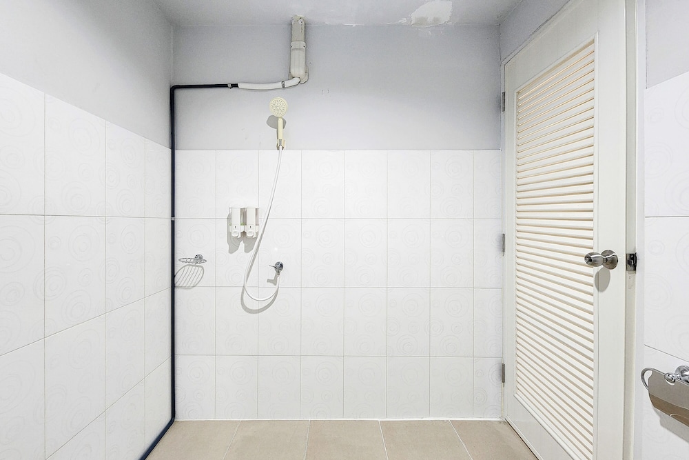 Freesia Guesthouse Suvarnabhumi