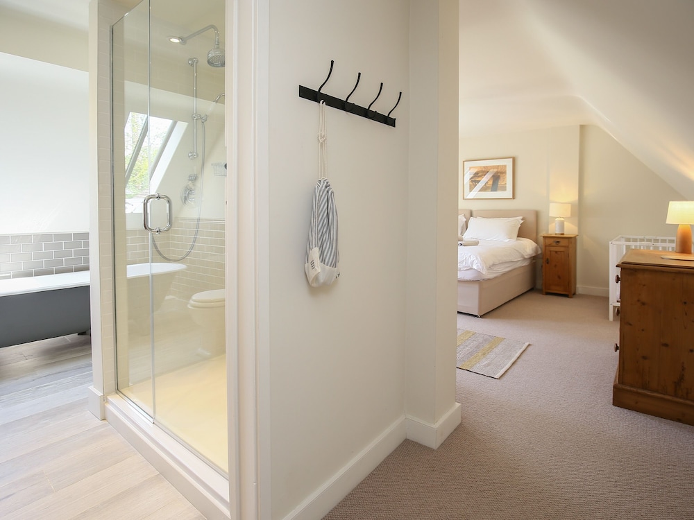Kings Cottage - South view 4