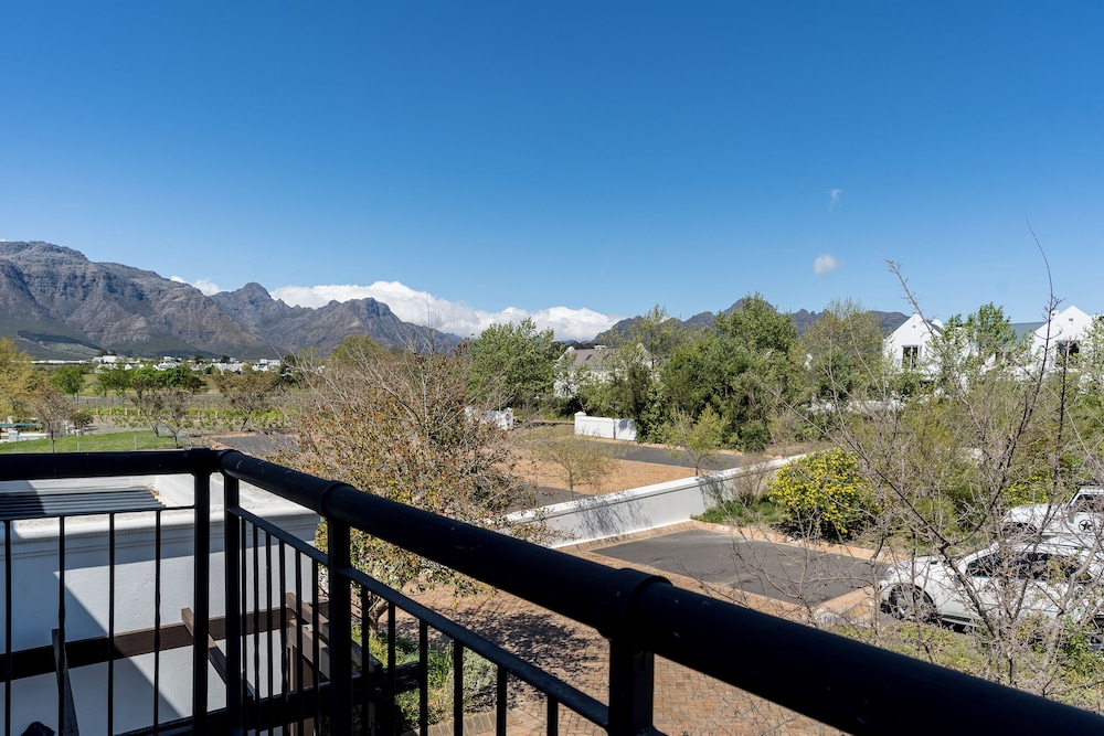 Winelands Golf Lodges at De Zalze