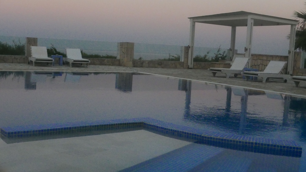 Agnanti Suites