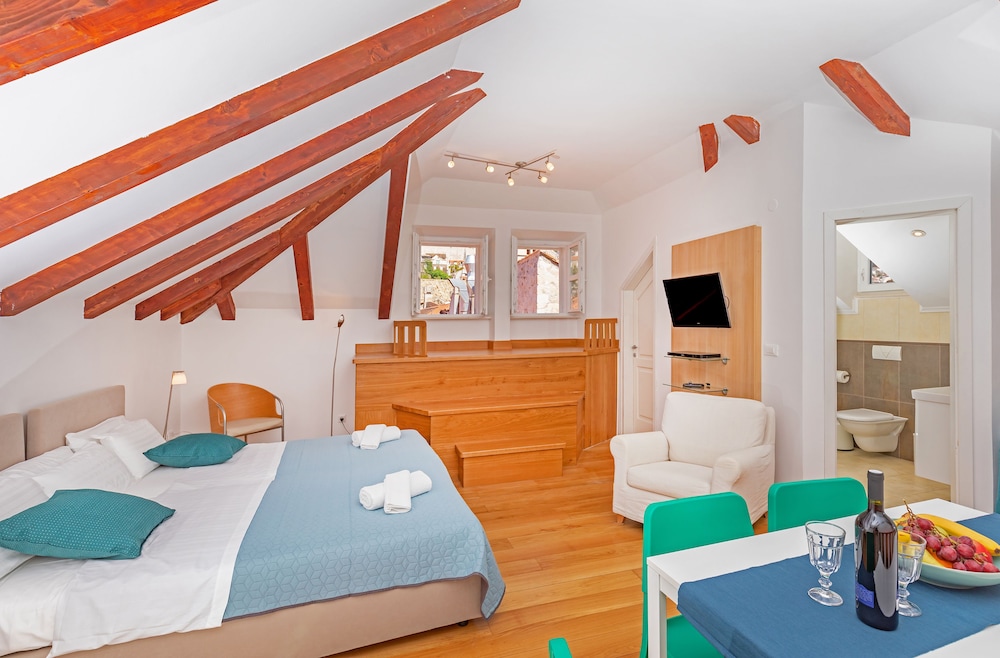 Apartments Feri
