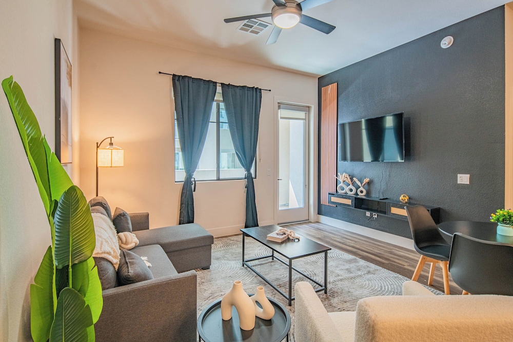 ROVE LIVING/KB - Scottsdale Grand