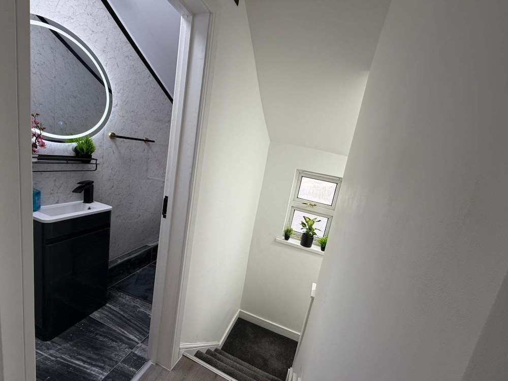 Cardiff Central Gem - 2 Bed Apartment