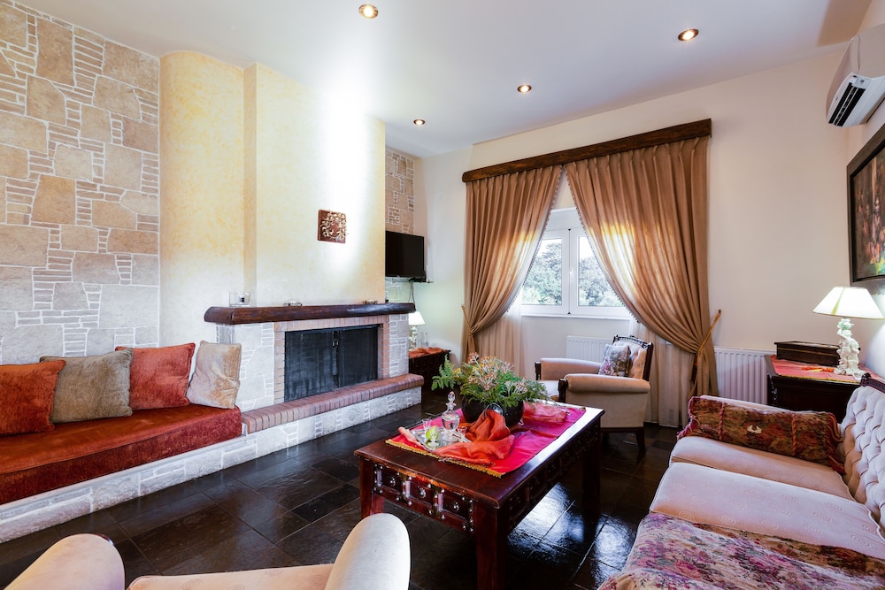 Villa Aurora