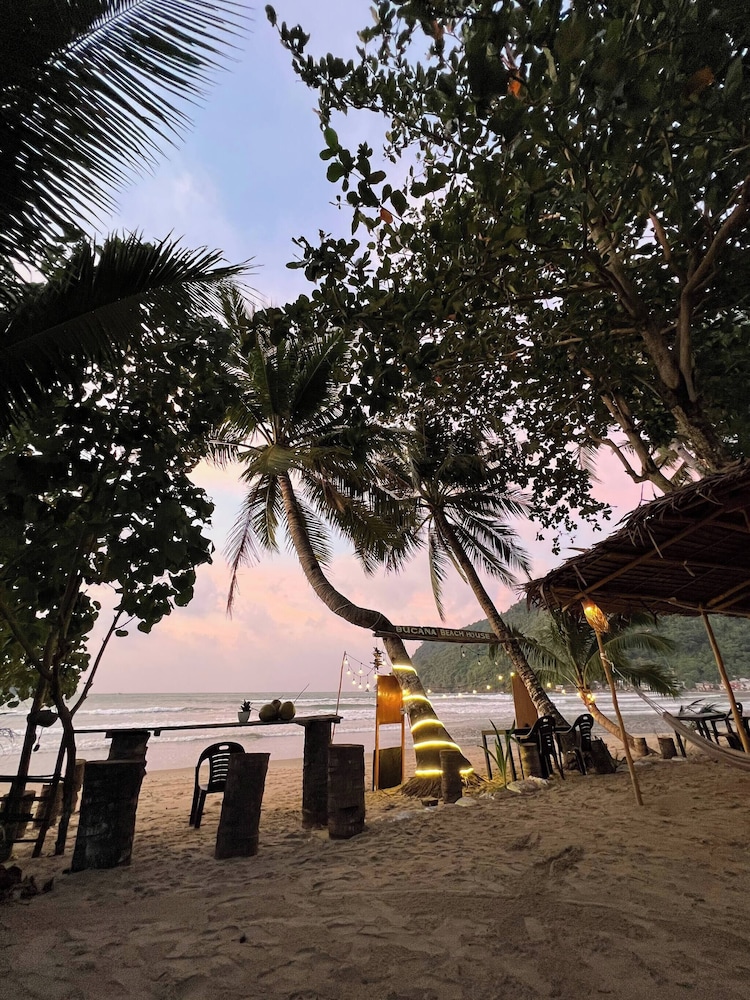Bucana Beach House North El Nido