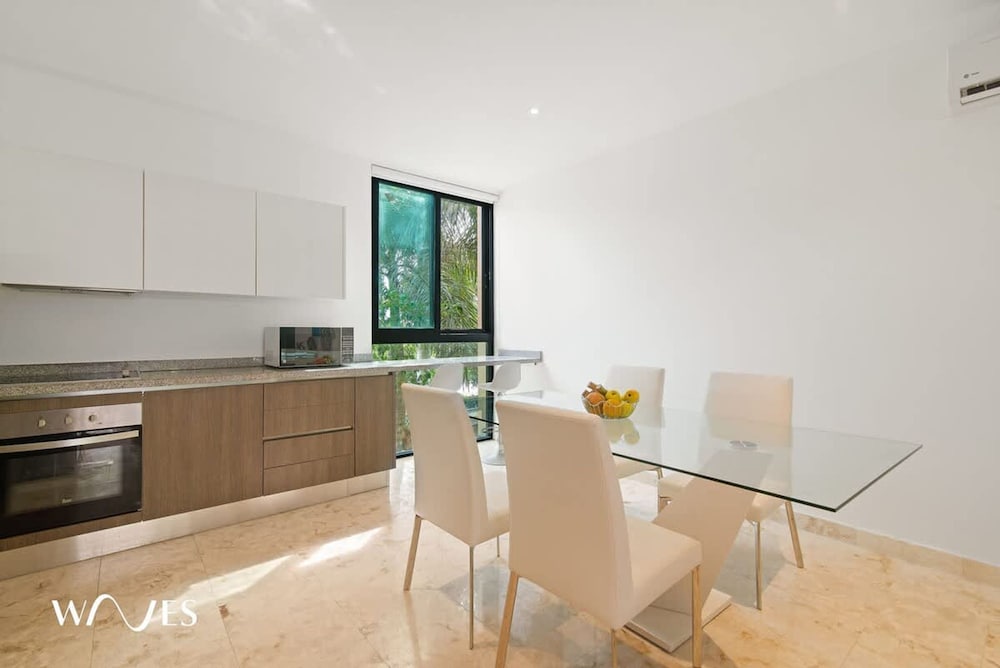 2 Br Luminous and Spacious Pool View Apt