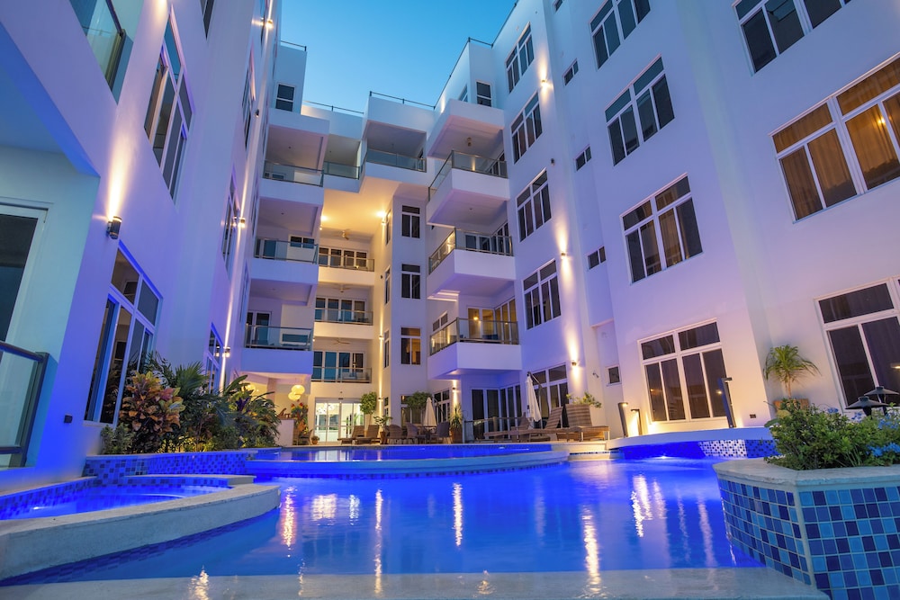 Royal Kahal Beach Resort