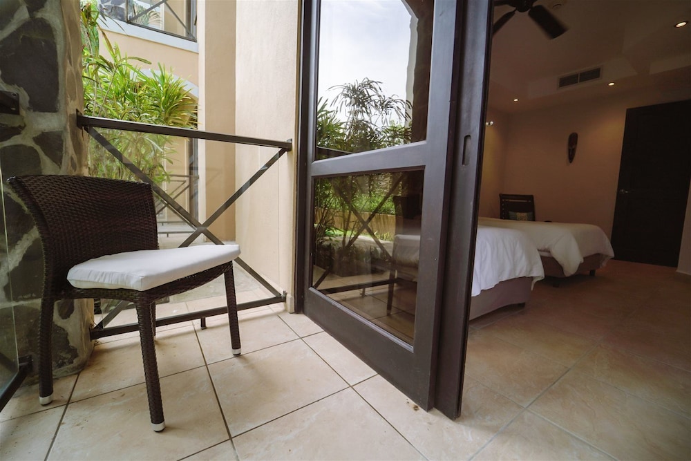 Terrific 2BR 1st Floor Unit is Sure to Please view 4