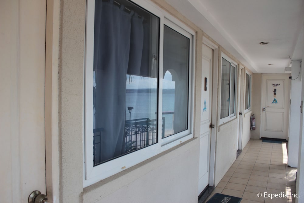 Blue Rock Beach Resort
