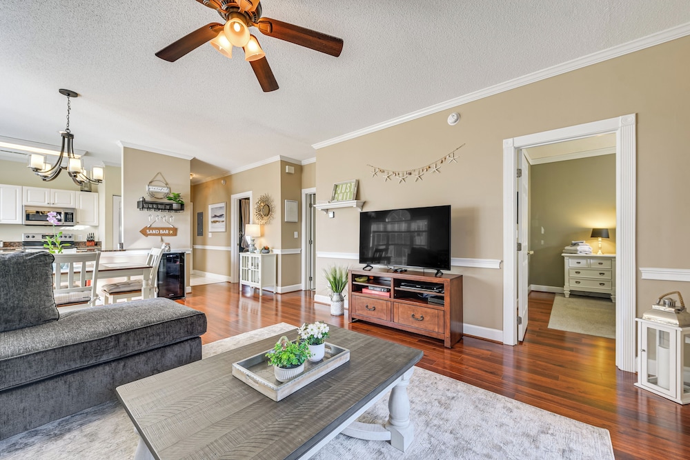 2 Mi to Broadway at the Beach: Condo w/ Pool!