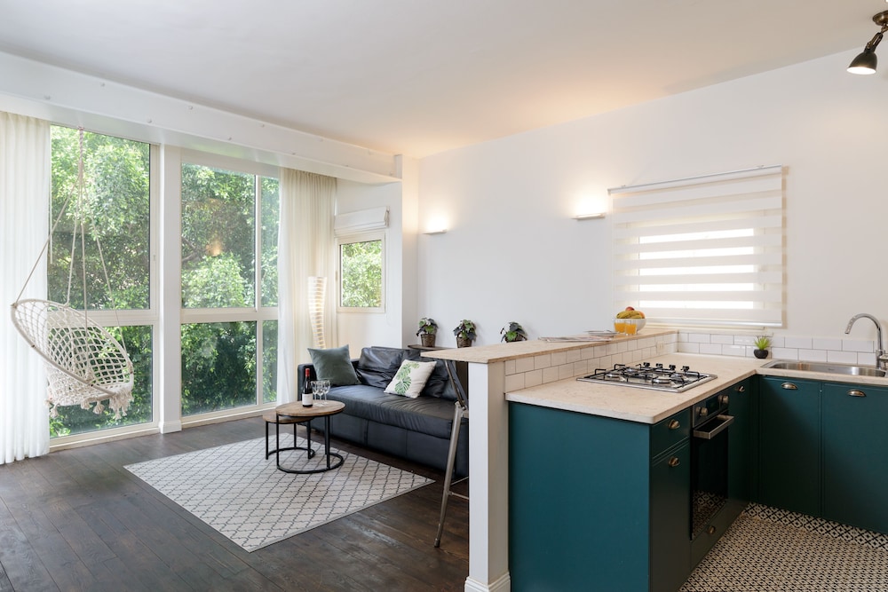 Arlo by TLV2RENT view 2