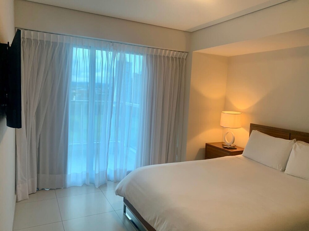 Amaranta Park I 2 Bed Apt With Balcony