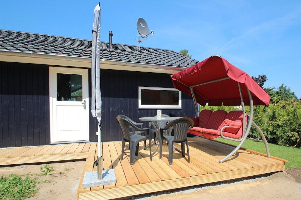 Ferienhaus mit Pool und Sauna am Duemmer See