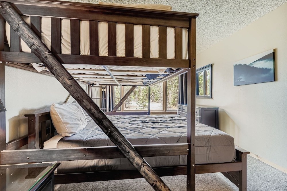 1806 Decatur 2 Bedroom Condo