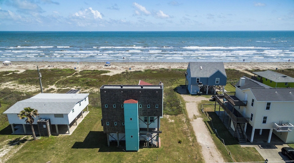 Beachfront Melody by Ryson Vacation Rentals