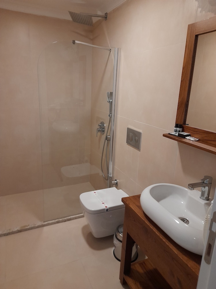 Infinity Ruby Hotel - Image 74