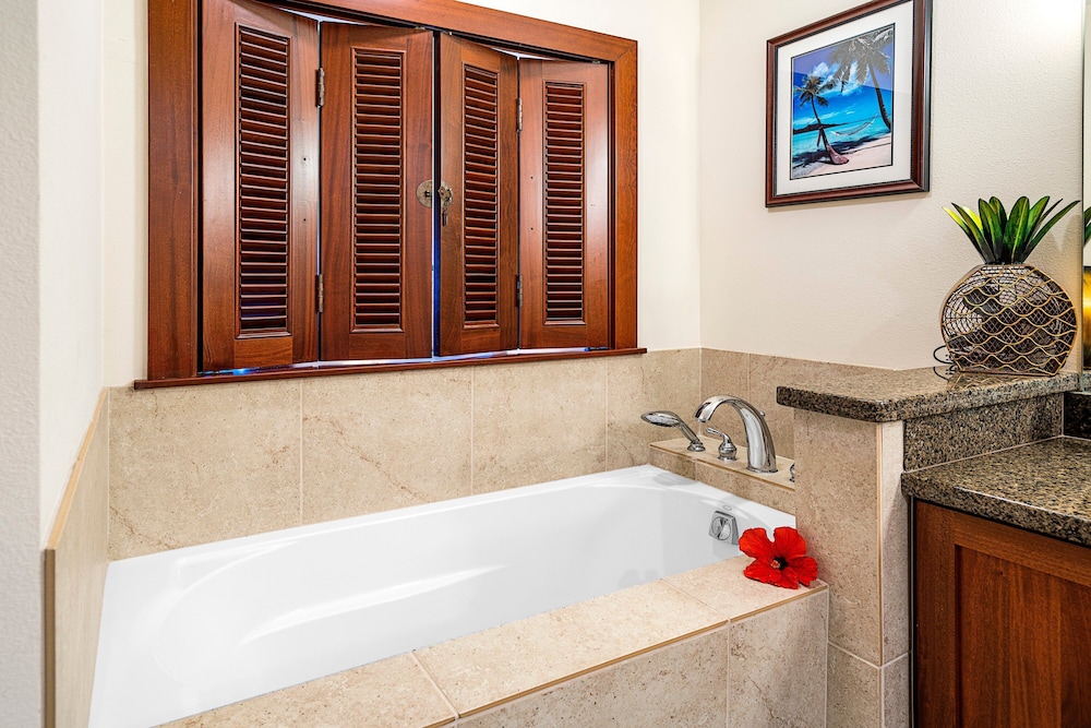 3 Bedroom Condo with Lanai, Grill, and Access to Recreational Facilities