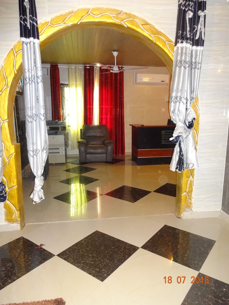 Nordik Palace Bed & Breakfast