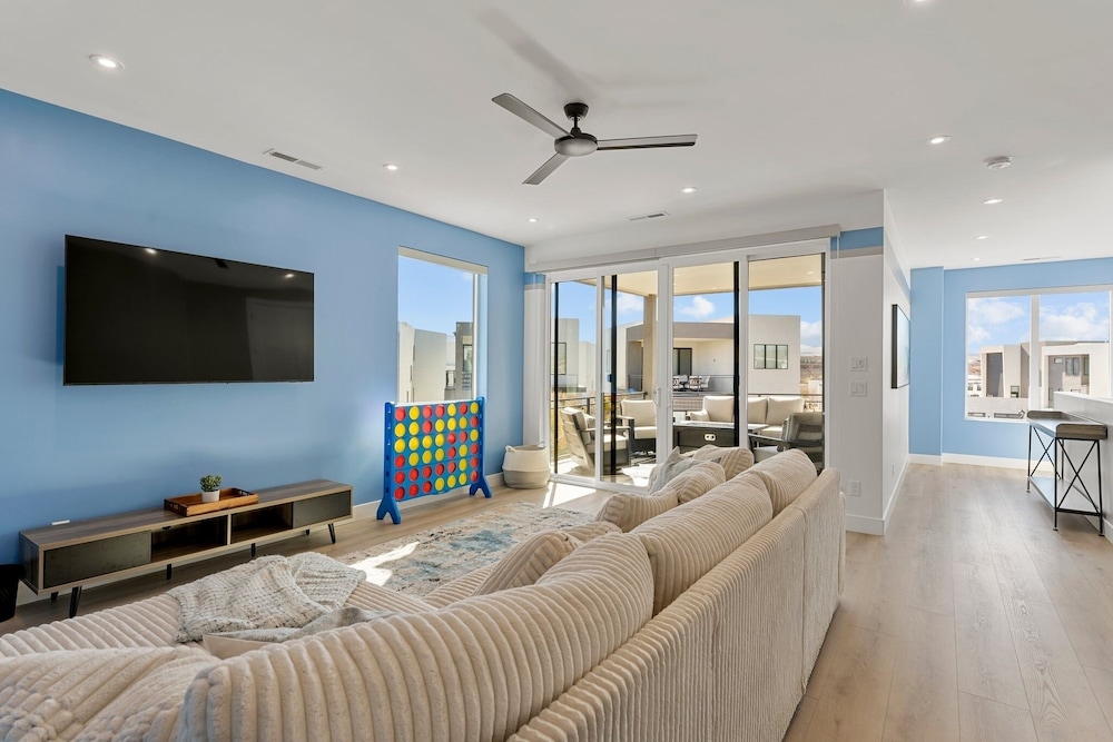 Olympic Escapes Gold 6 Bedroom Townhouse