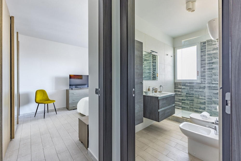 Casa Kenzo With Parking by Napoliapartments
