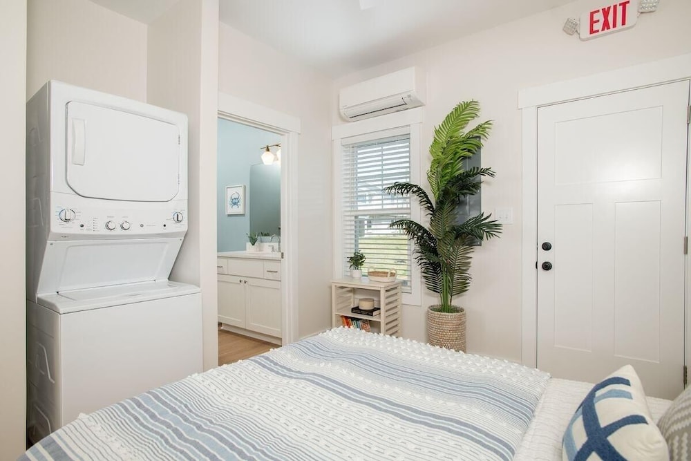 Salty Dalty & Three Buoys 3 Bedroom Townhouse