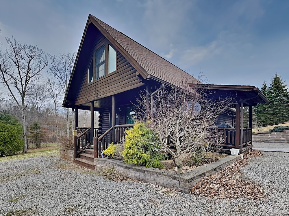 The Old World Chalet by Taylor Made Deep Creek