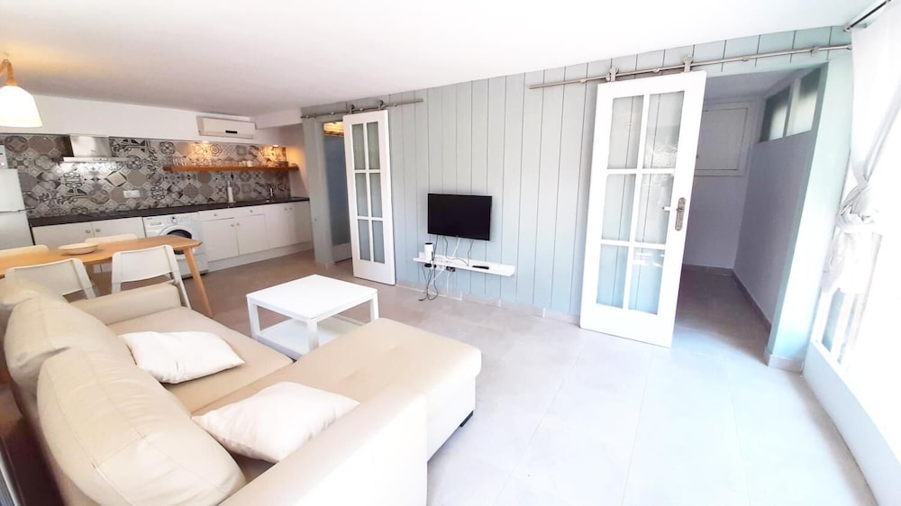 Gregal in Llafranc With 2 Bedrooms and 1 Bathrooms