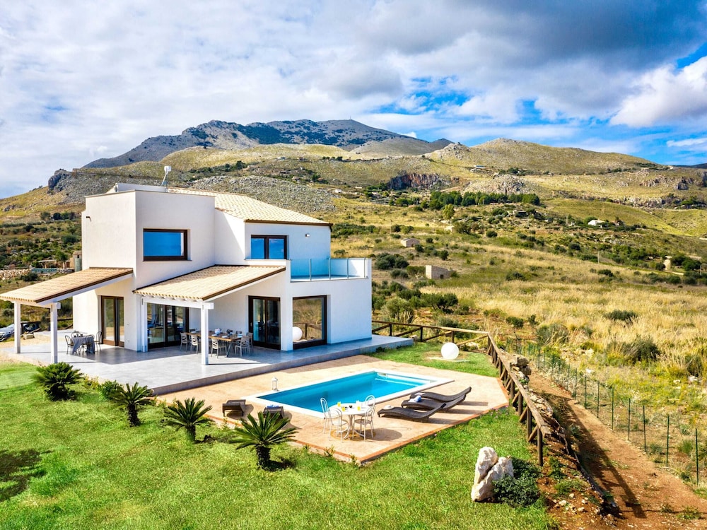 Villa in Castellammare Near the Coast view 2