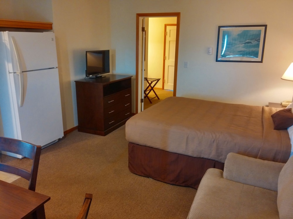 Silver Sands Motel