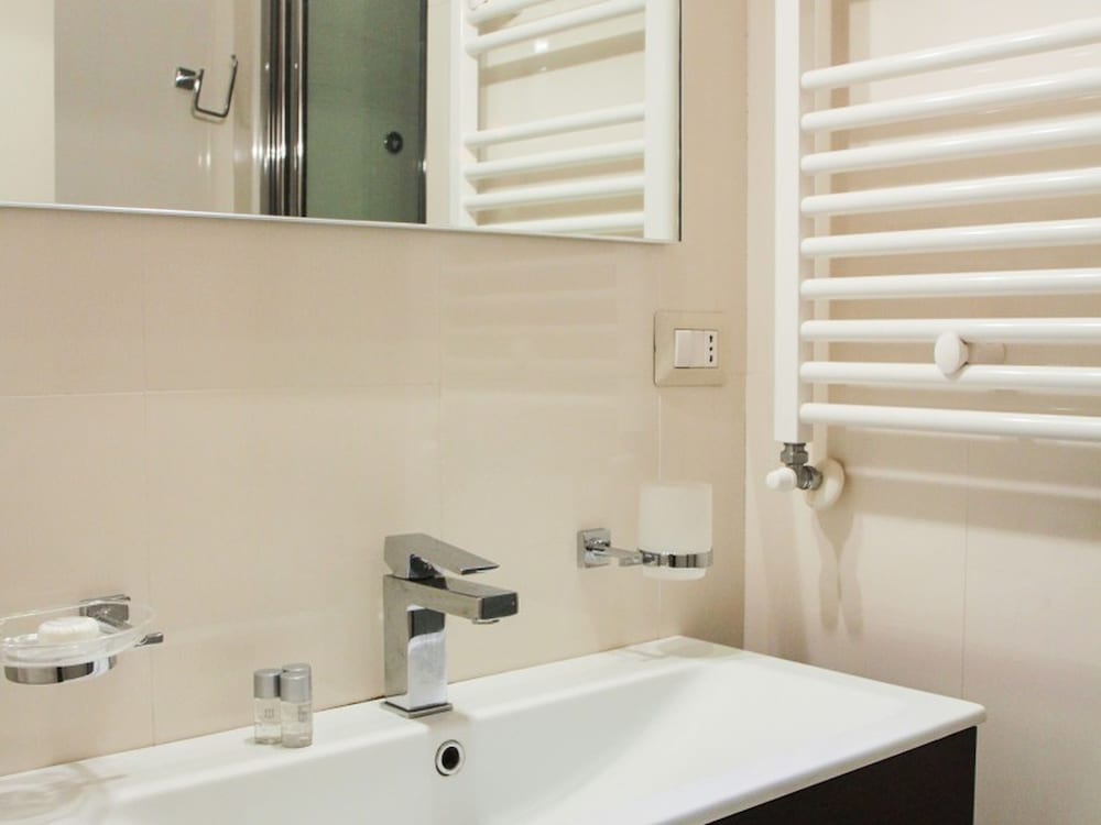 Rome Armony Suites - Deluxe Room