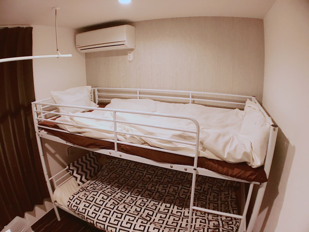 Shin-Koenji Guesthouse - Caters to Women