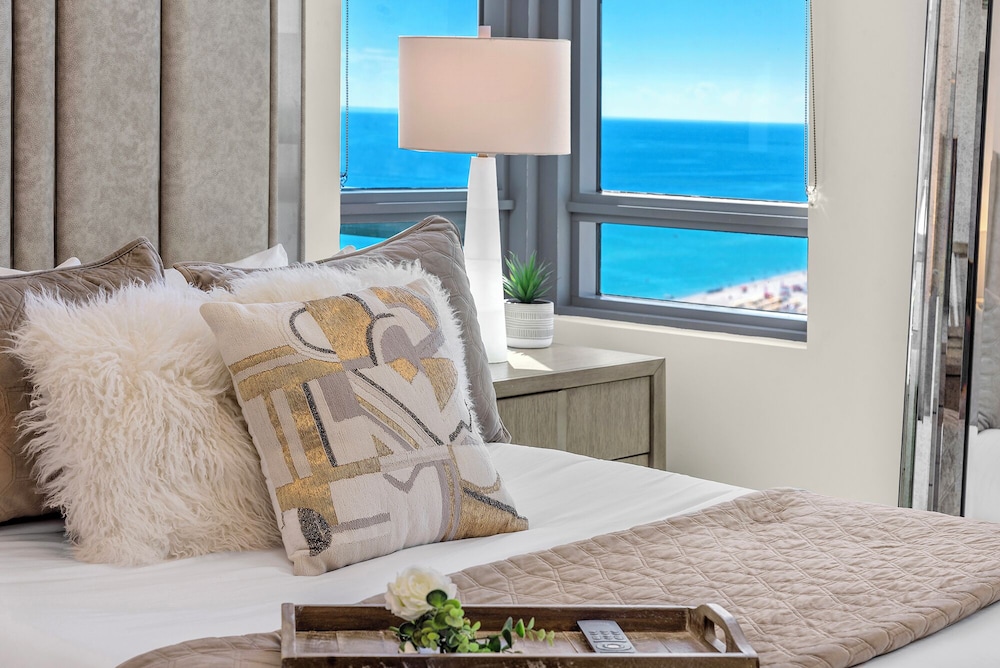 Luxury Vacation Rentals at The Setai by LRMB