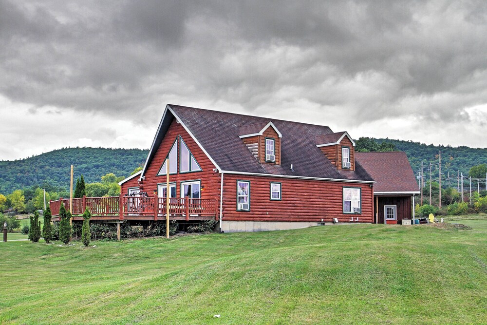 Steps From Lake George! 8-acre Home w/ Dock Access