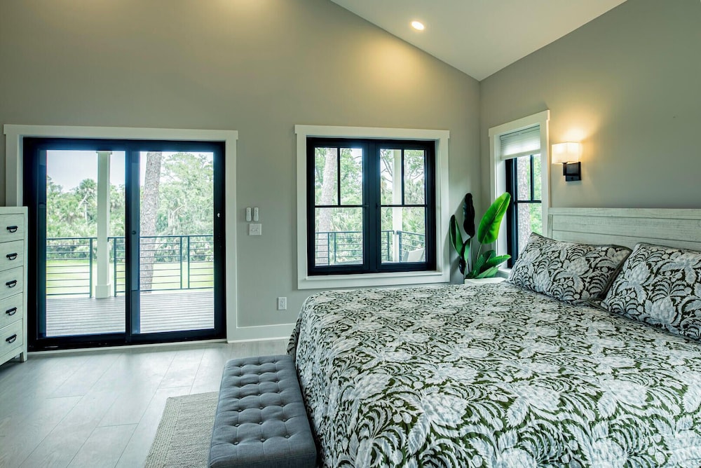 Experience Modern Coastal Living in This Beautifully Designed 4-bed, 4-bath Home