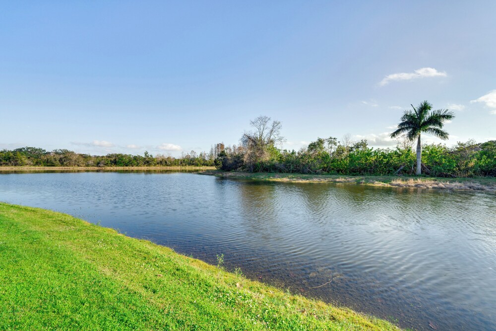 7 Mi to Usta: Waterfront 'tennis House' w/ Yard!