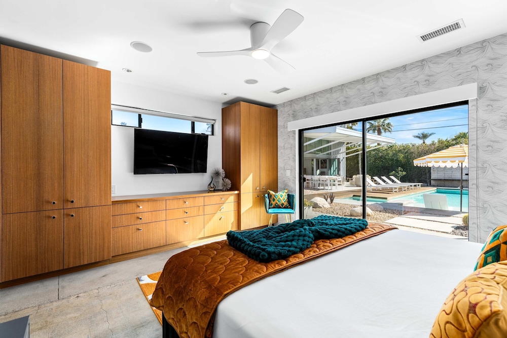 Luxury 4-bedroom Home With Pool Spa Stunning Mountain Views