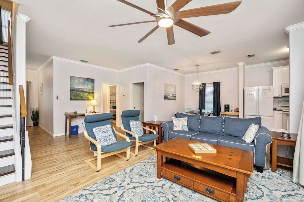 Coastal Townhouse TX Retreat!