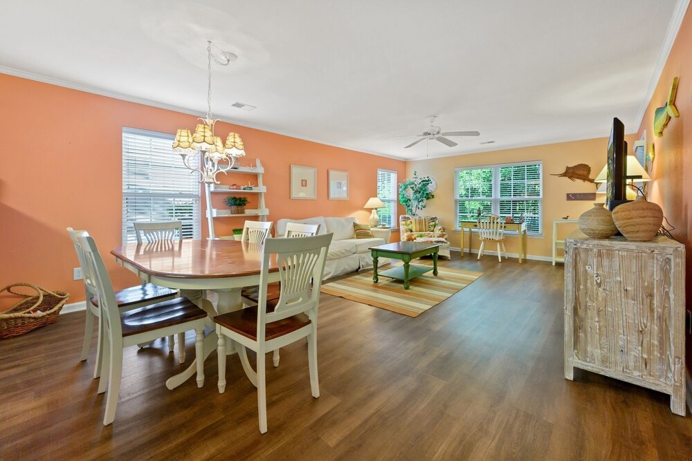 Ground-floor 3-bedroom condo with stunning golf course views. 3 Condo by Peace Vacations view 4