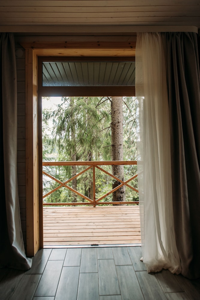 Pastorskoe Lake Holiday Park view 2