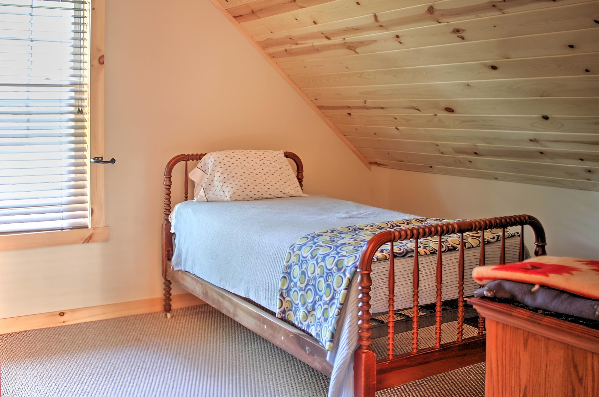 Rural Farmhouse Cabin on 150 Private Wooded Acres! view 4