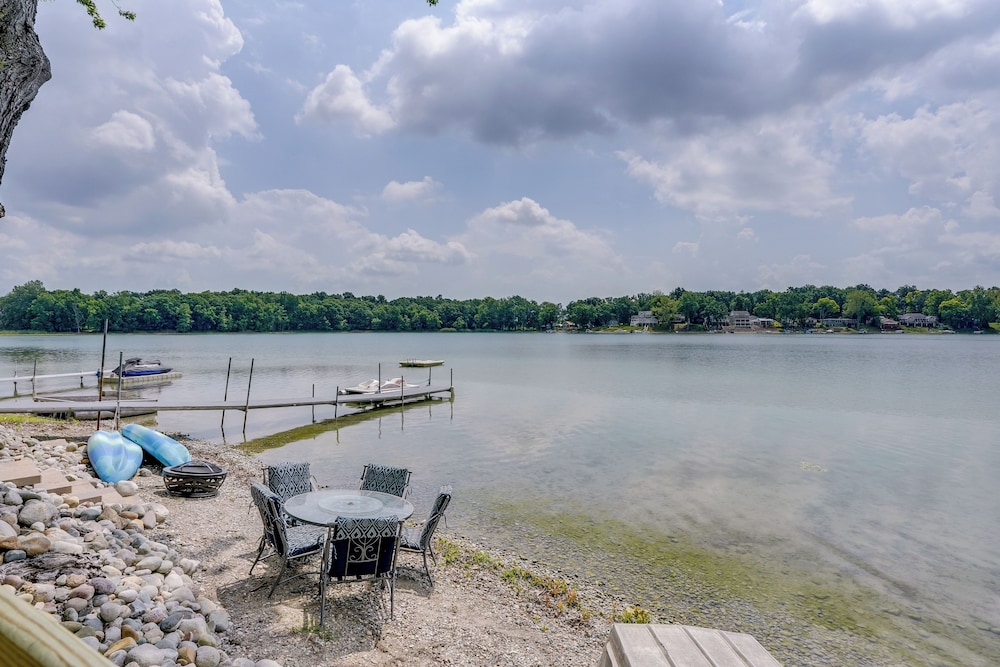 Kayaks, Rowboat & Game Room - Lake Gilead Getaway!