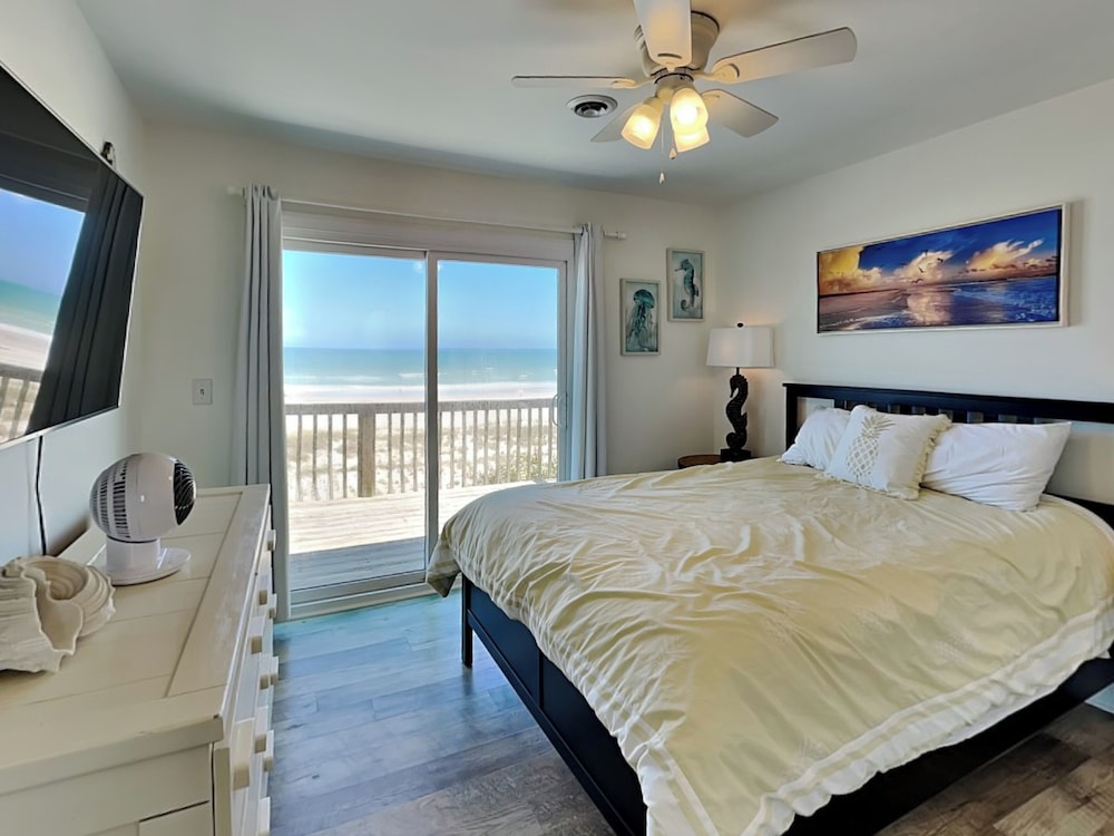 Livin' the Ruff Life by Topsail Realty