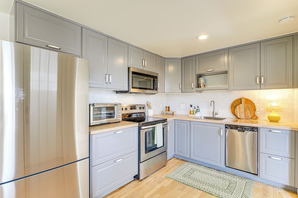5 Mi to Hogle Zoo: Modern Retreat w/ Spacious Yard, photo 15