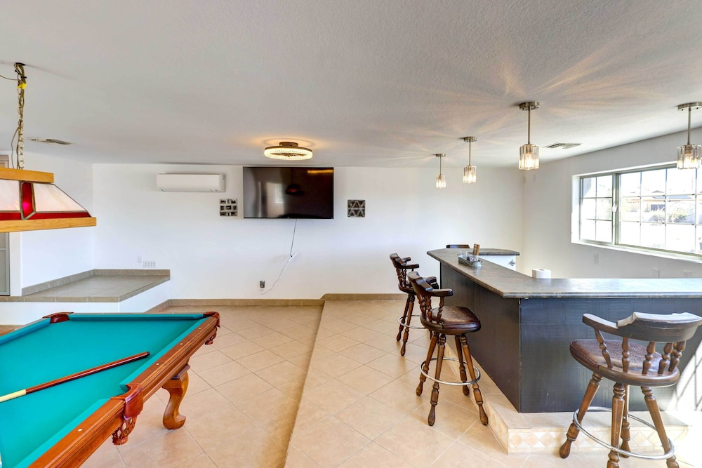 Lake Havasu Home w/ Heated Pool & Putting Green view 5
