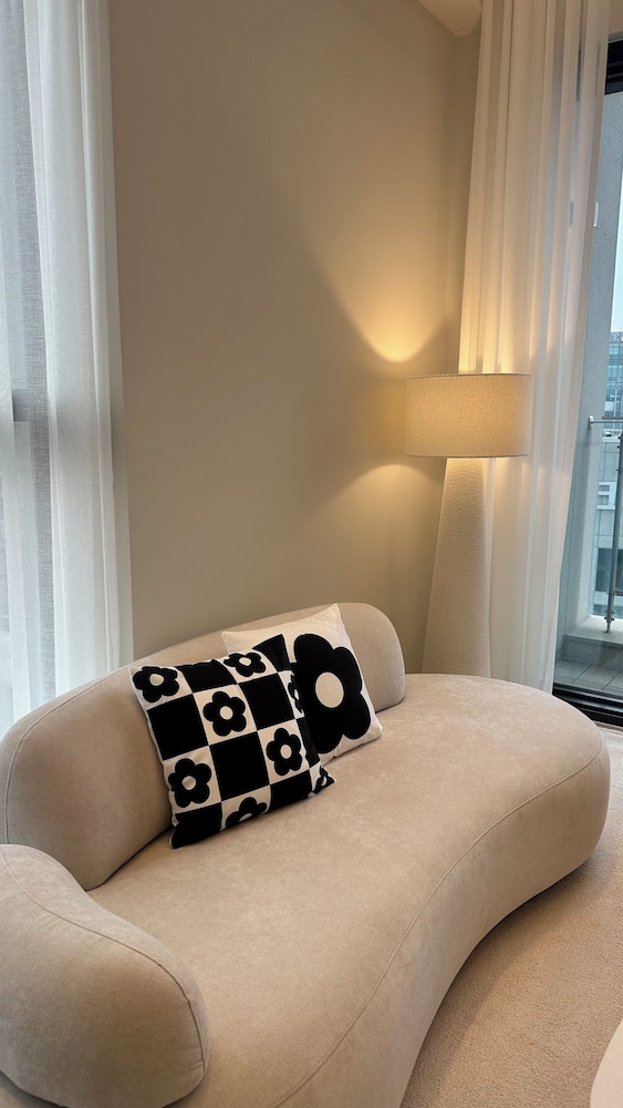 Caelum Black Gangnam Luxury Apt