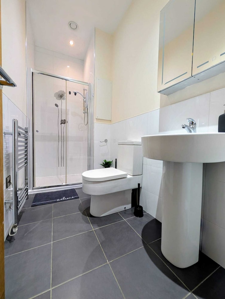 Upperhead Row Apartment
