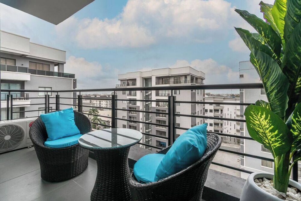 Regent Service Apartment