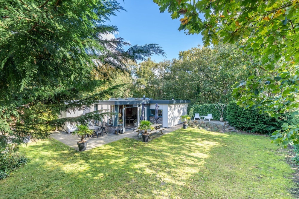 Tastefully Furnished Bungalow for 6 People With Lots of Privacy