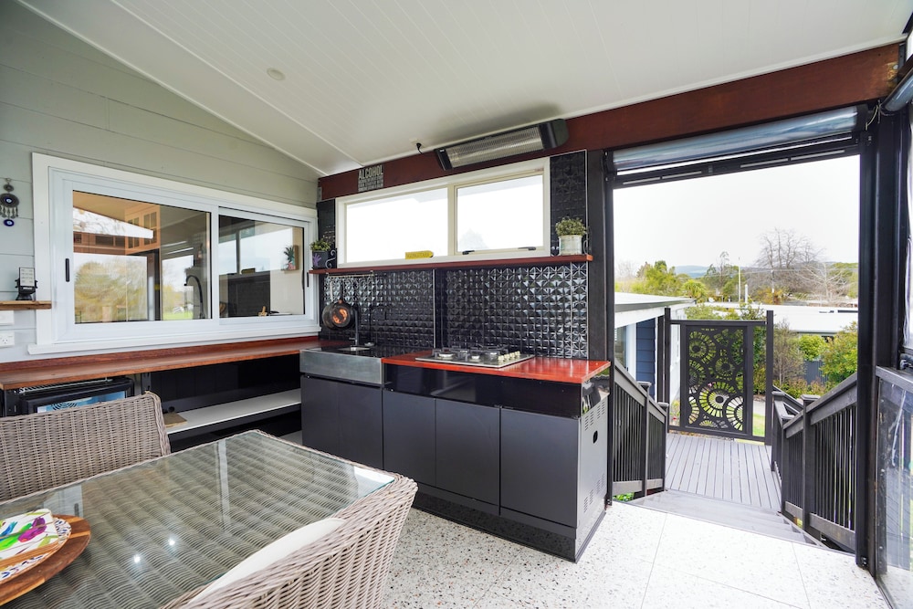 Kiwi Retreat By Aotearoa Escapes