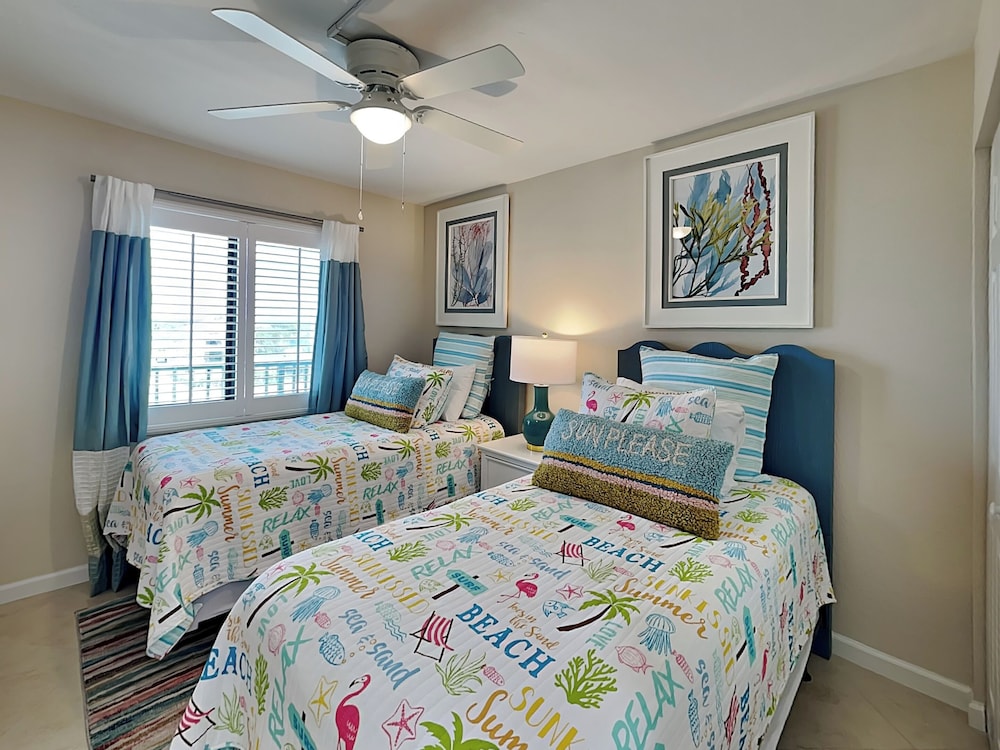 Seaside 4 by Distinctive Beach Rentals